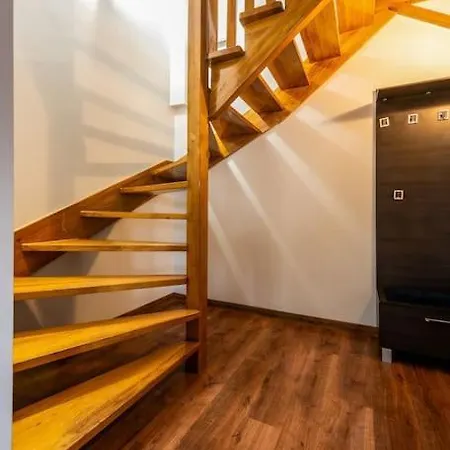 Paryski 4 90m2 2 Poziomy Ogrod Oranzeria 크라쿠프